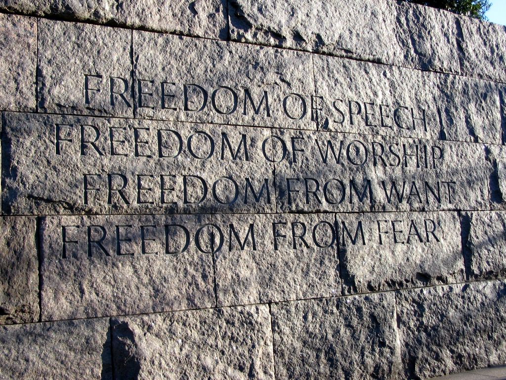Памятная стена. Мемориальная стена. Мемориал Рузвельта. Мемориал Рузвельта в Вашингтоне. Памятник Великой депрессии в Вашингтоне.